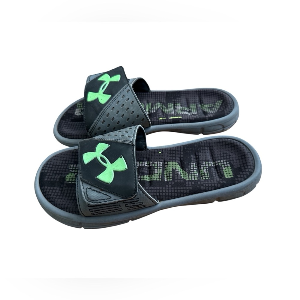 Under Armour neon camo logo slides Velcro size 4